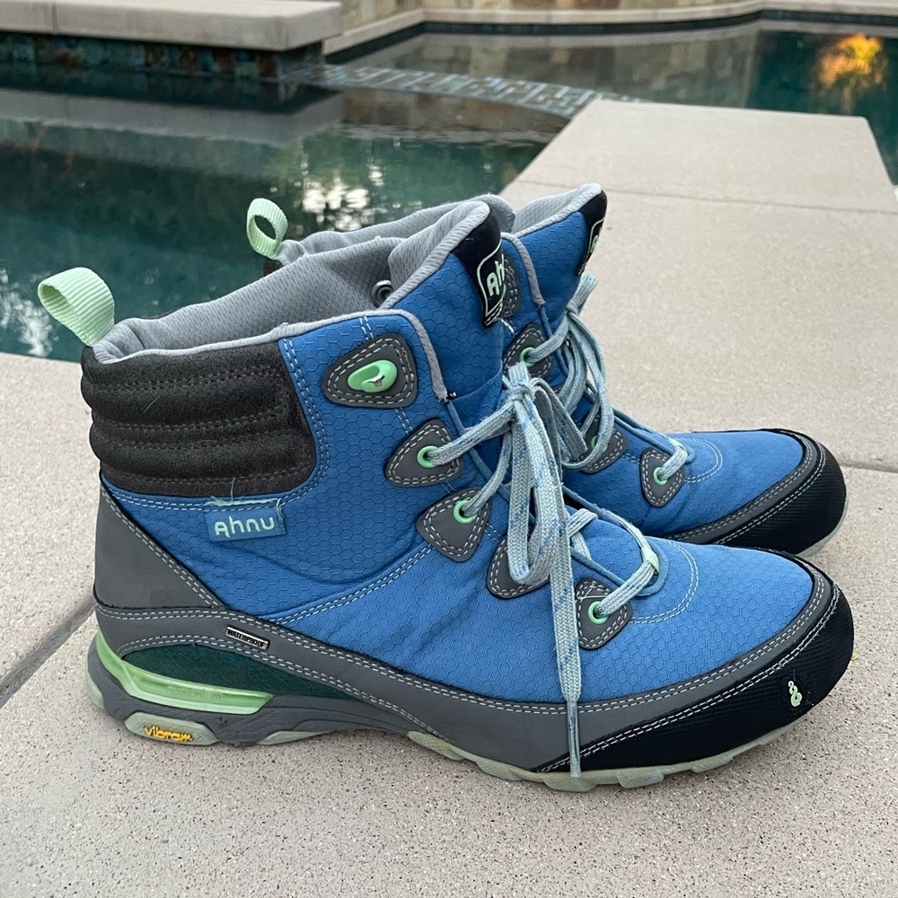 Ahnu by Teva Sugarpine Hiking Boots. Size 9.